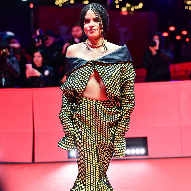 How did Zazie Beetz burn herself on the set of Deadpool 2?